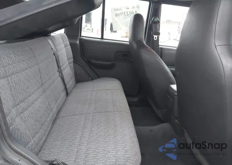 2001 Jeep Cherokee Sport from USA, damaged, VIN 1J4FF48S71L504173